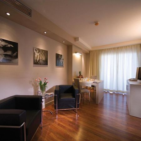 Hotel Europa Latina Extérieur photo