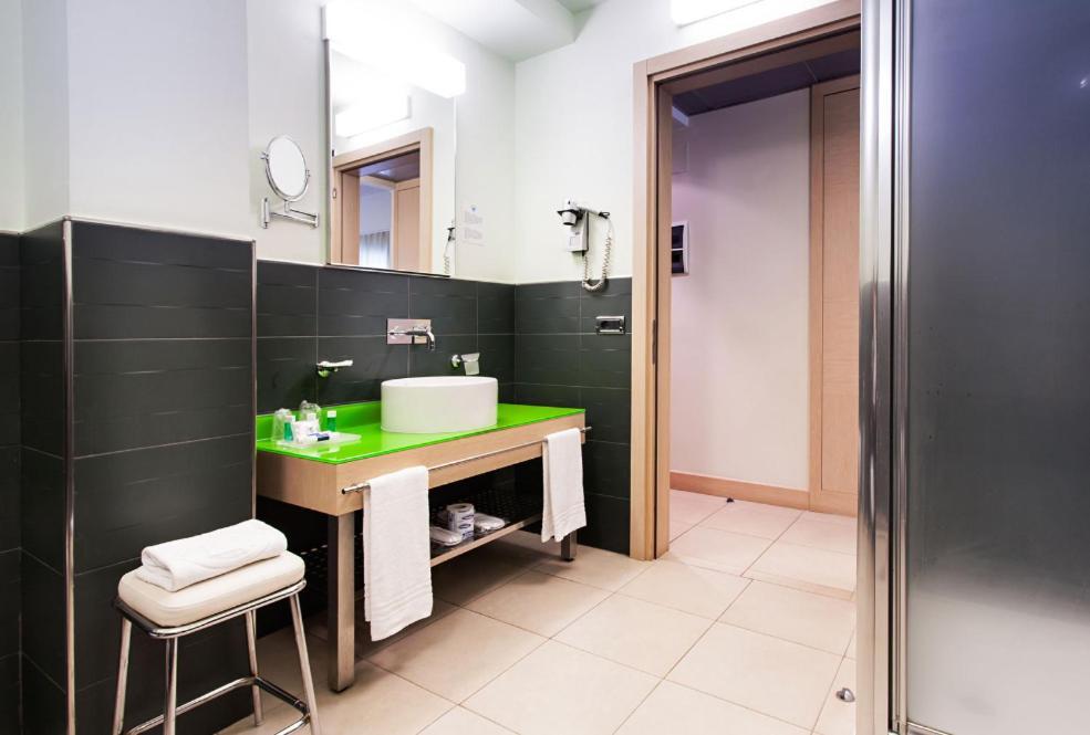 Hotel Europa Latina Extérieur photo