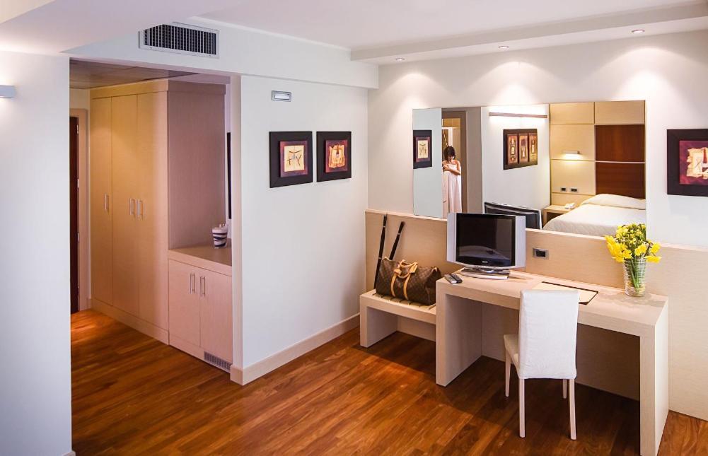 Hotel Europa Latina Extérieur photo